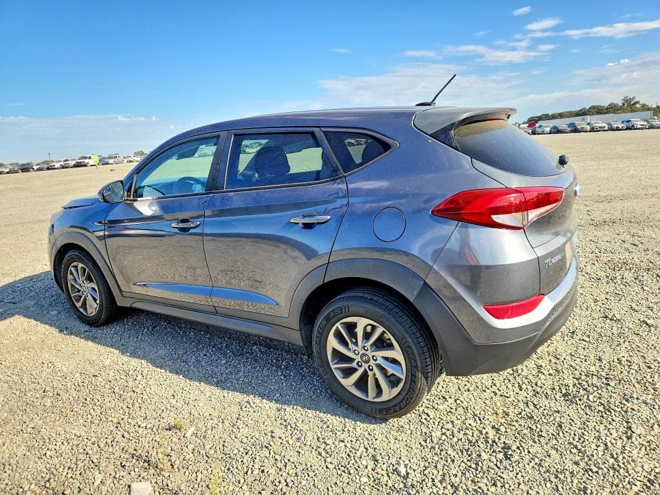 2017 HYUNDAI TUCSON SE 2