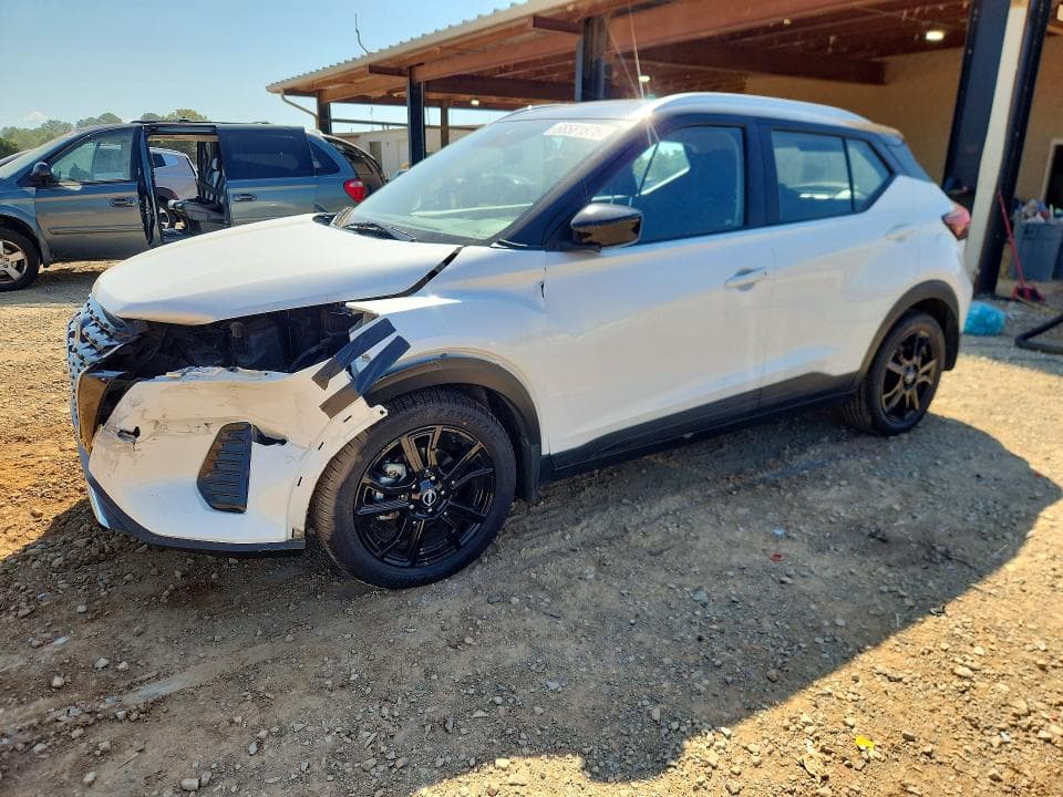 2022 NISSAN KICKS SV