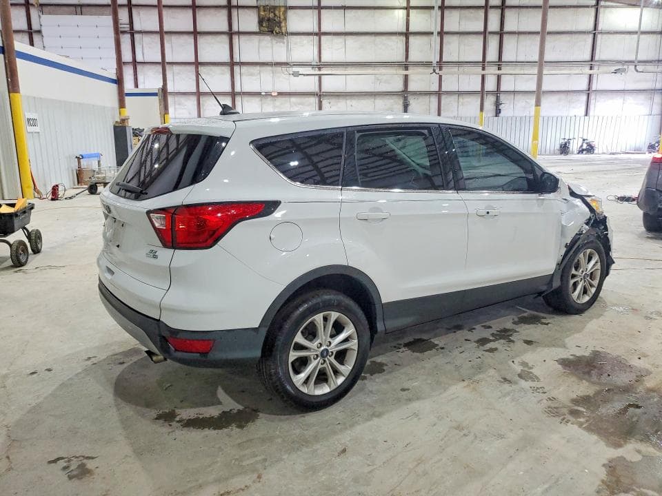 2019 FORD ESCAPE SE 3