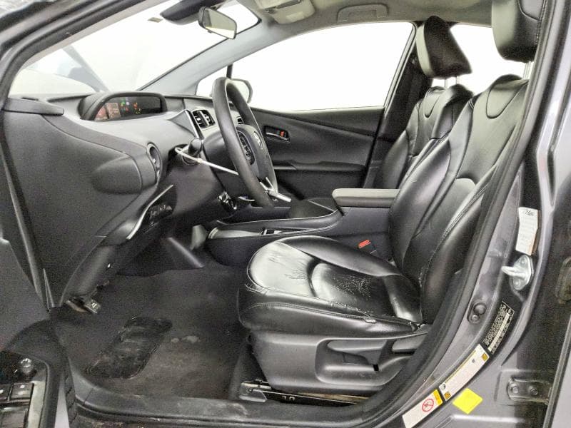 2021 TOYOTA PRIUS LE 7