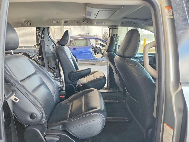 2019 TOYOTA SIENNA SE PREMIUM 7-PASSENGER 11