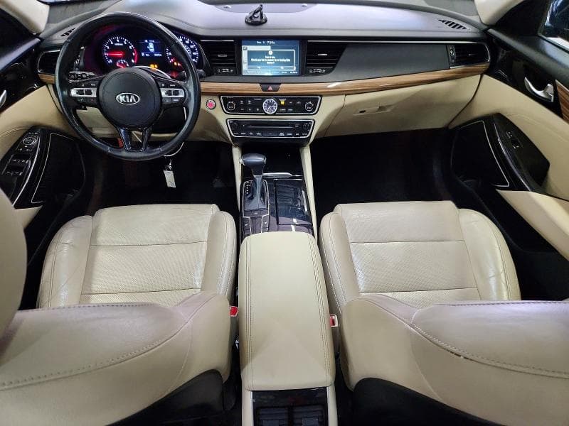 2017 KIA CADENZA PREMIUM 8