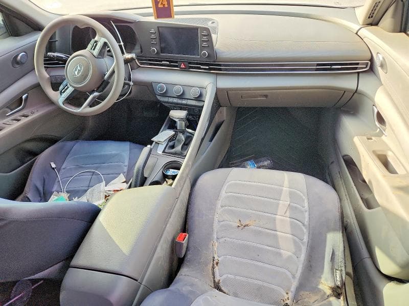 2021 HYUNDAI ELANTRA SE 8