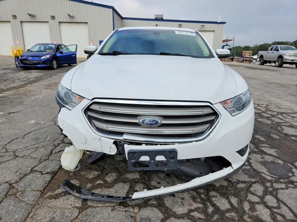 2018 FORD TAURUS SEL 5