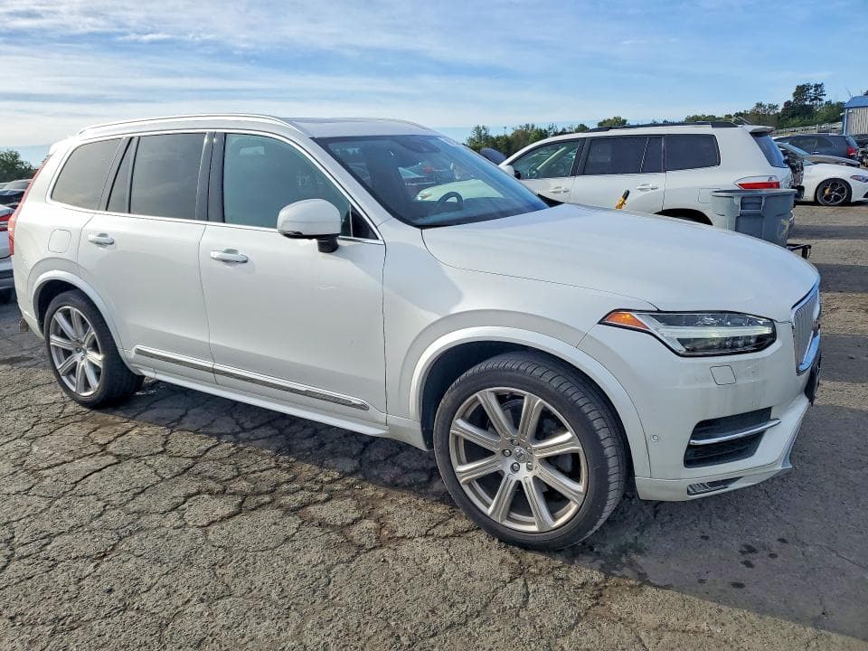 2017 VOLVO XC90 T6 4