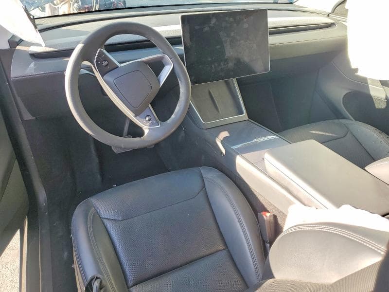2026 TESLA MODEL Y 8