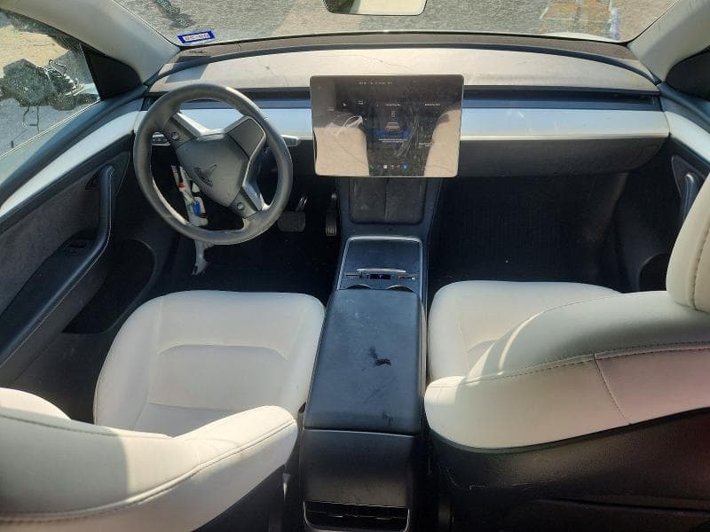2022 TESLA MODEL Y 8