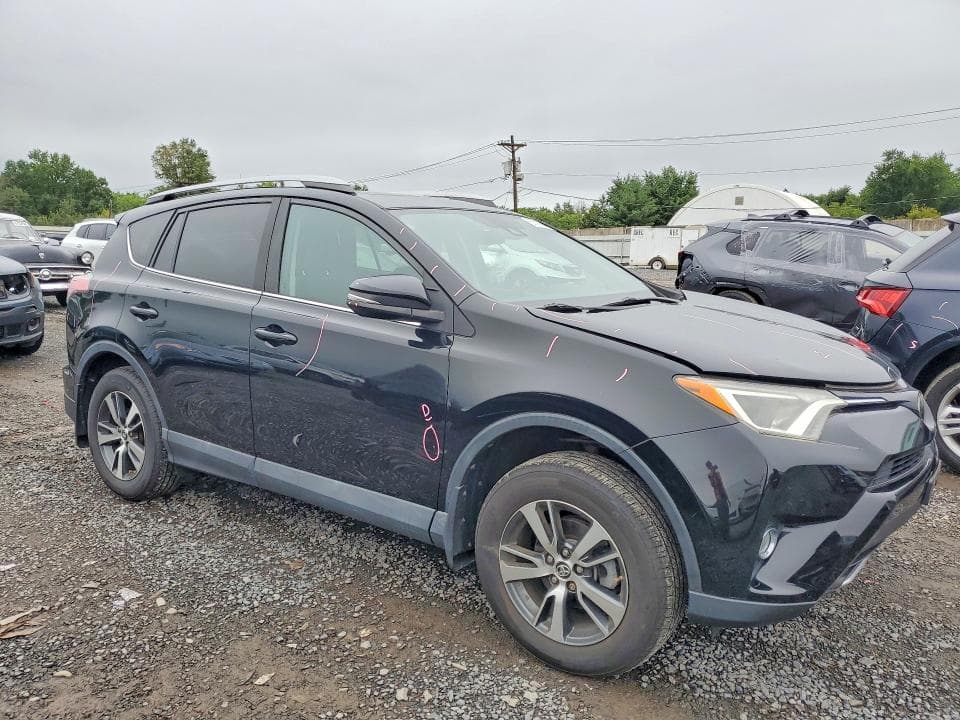 2018 TOYOTA RAV4 XLE 4