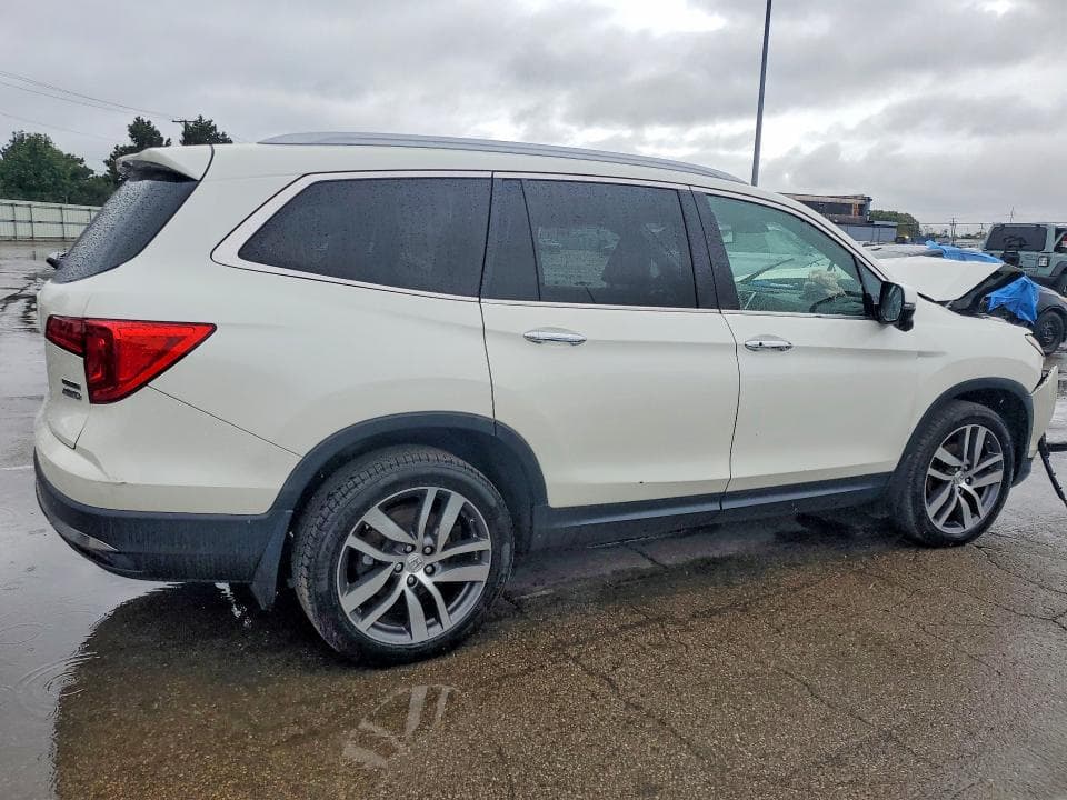2017 HONDA PILOT TOURING 3