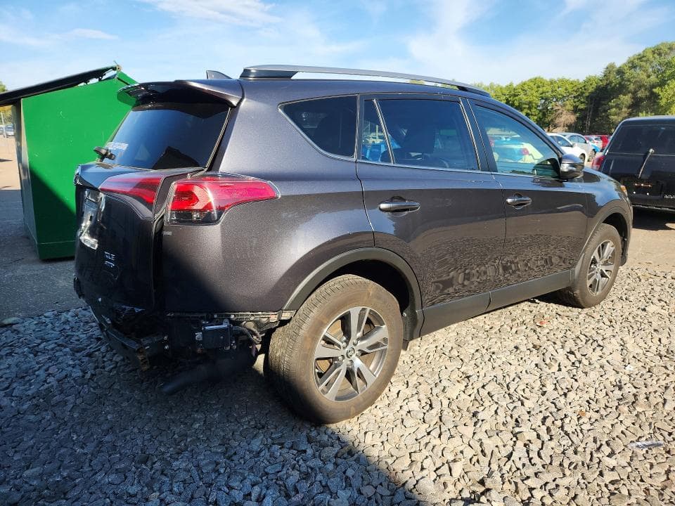 2018 TOYOTA RAV4 XLE 3