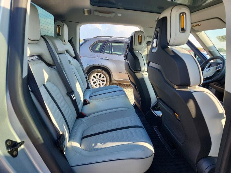 2025 RIVIAN R1T ADVENTURE 10