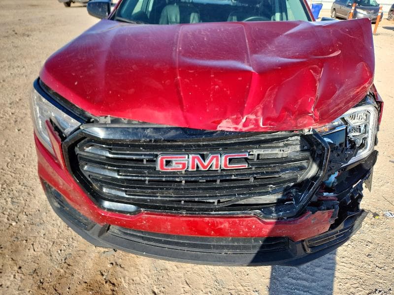 2024 GMC TERRAIN SLT 12