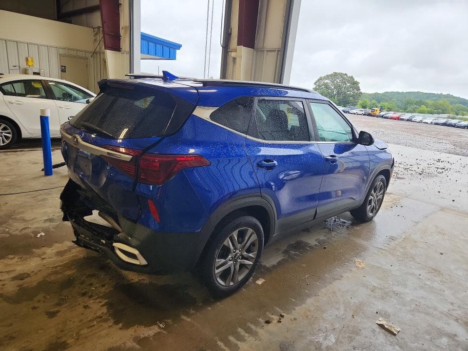 2021 KIA SELTOS S 3