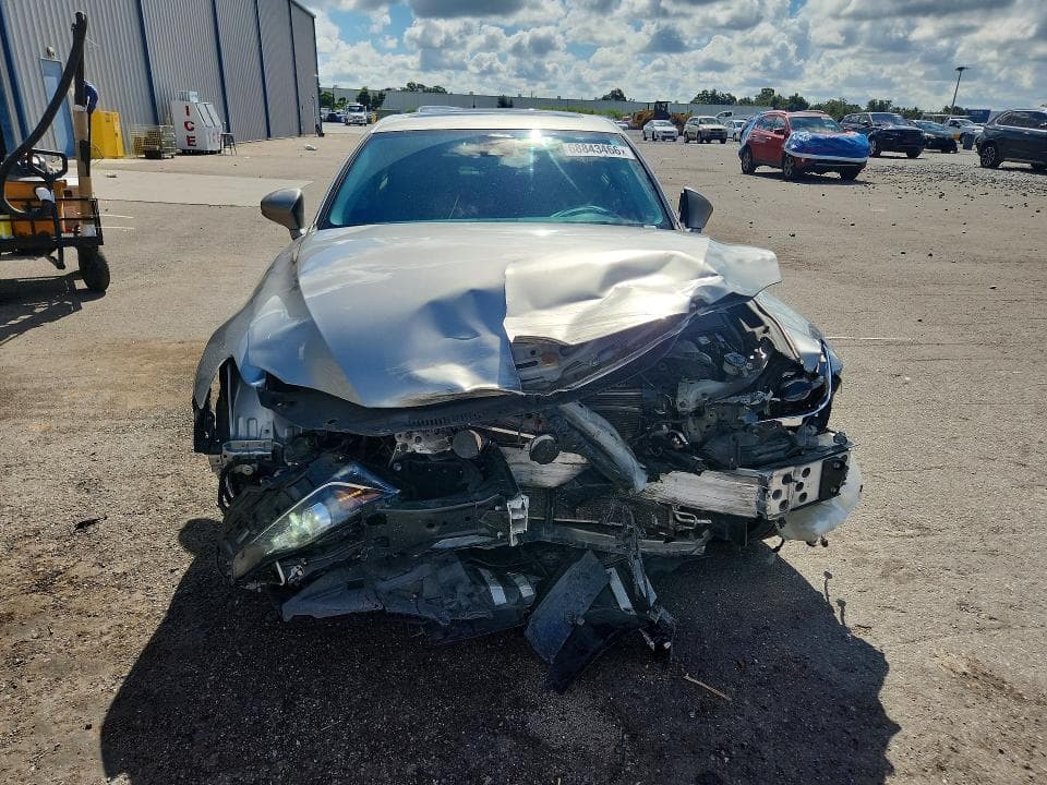 2017 LEXUS IS 200T 5