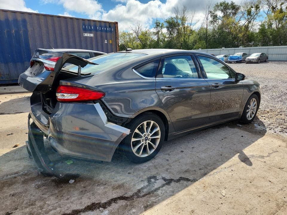 2017 FORD FUSION SE 3