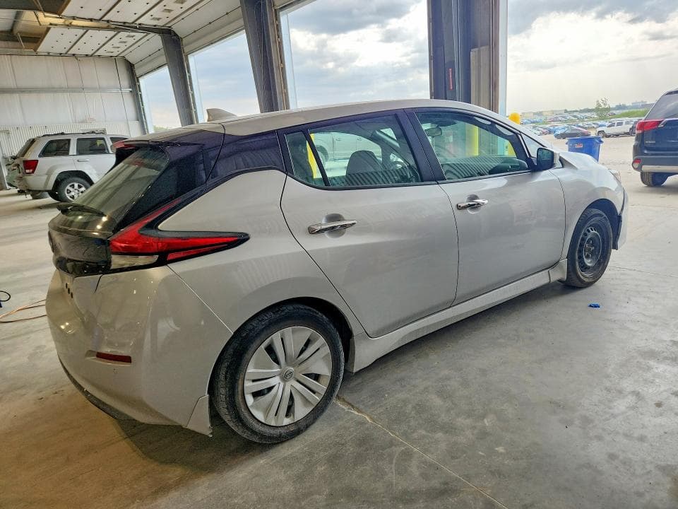 2023 NISSAN LEAF S 3