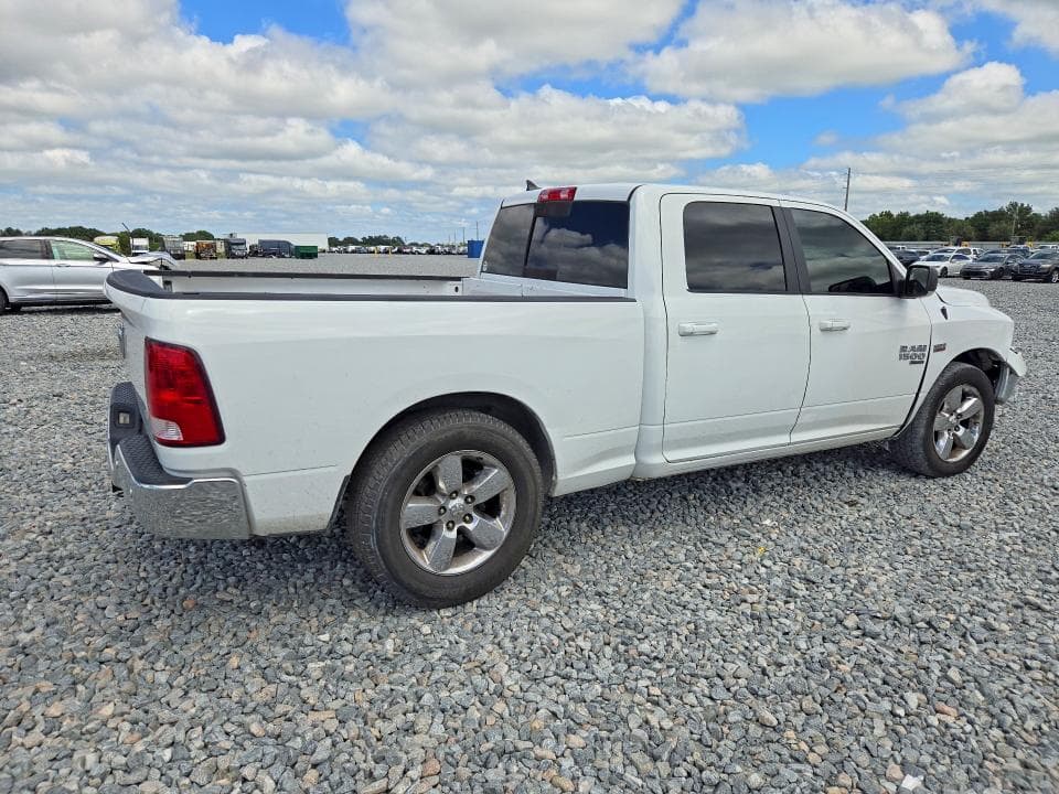 2019 RAM 1500 CLASSIC SLT 3