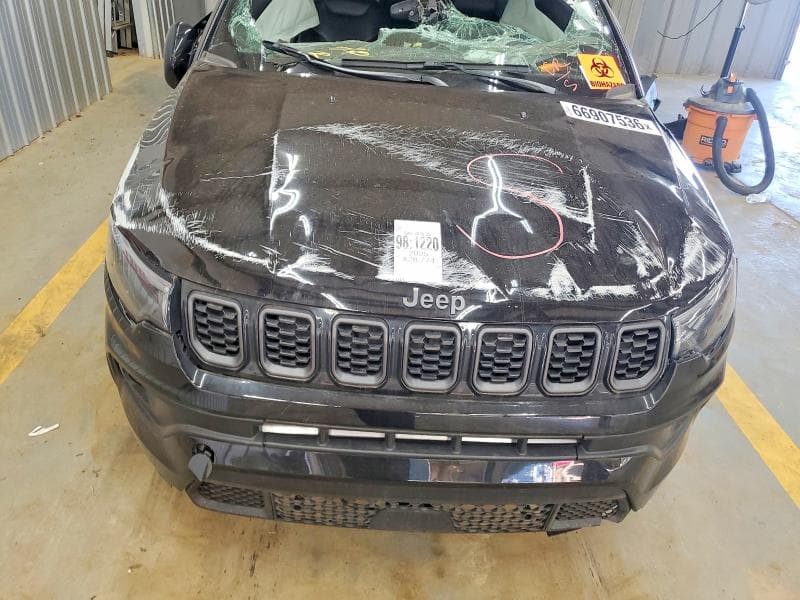 2025 JEEP COMPASS LATITUDE 11