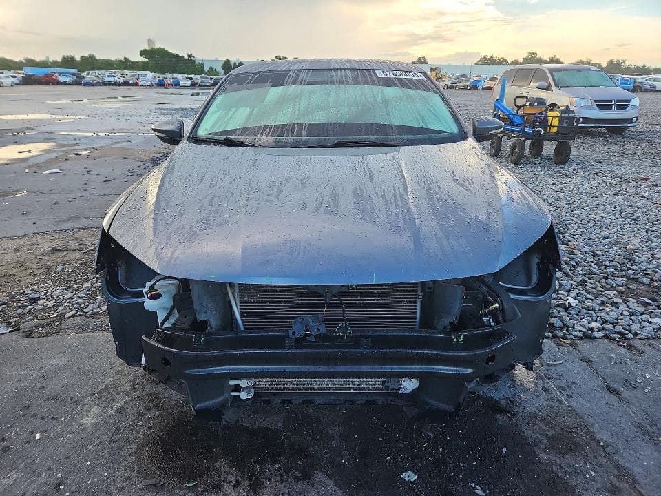 2018 VOLKSWAGEN PASSAT SE 5
