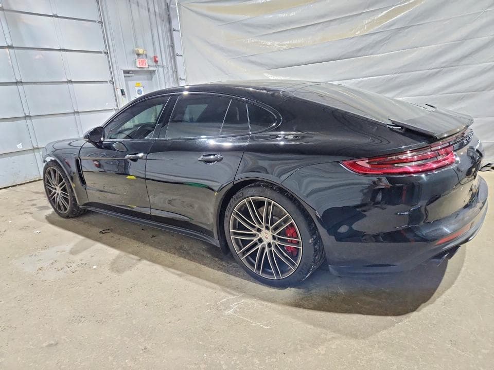 2017 PORSCHE PANAMERA TURBO 2