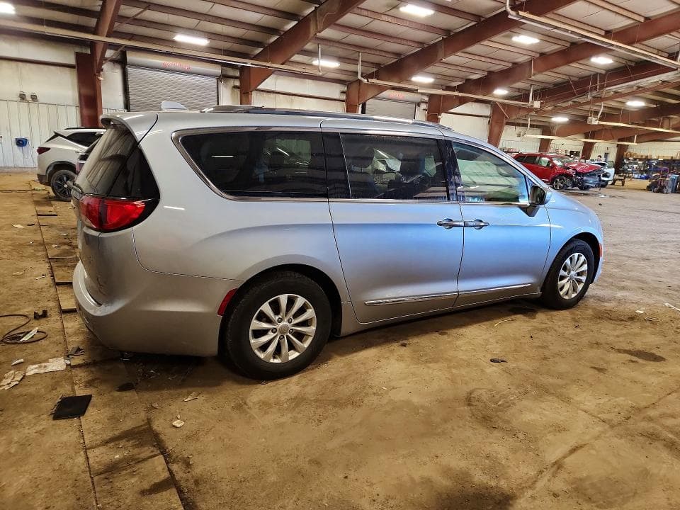 2018 CHRYSLER PACIFICA TOURING L 3