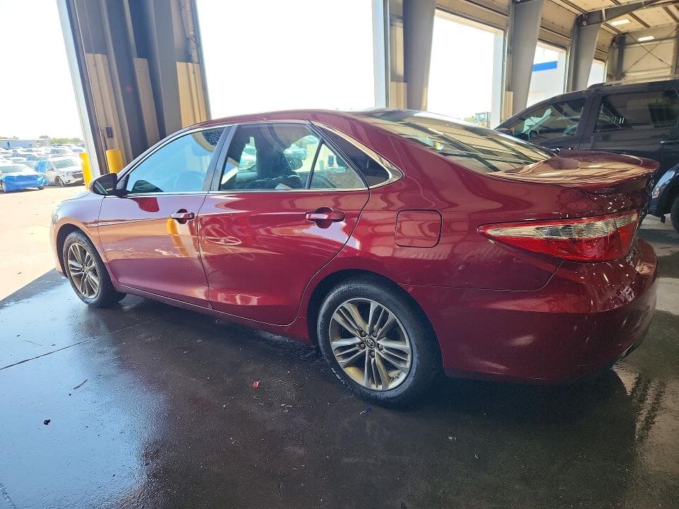 2017 TOYOTA CAMRY SE 2
