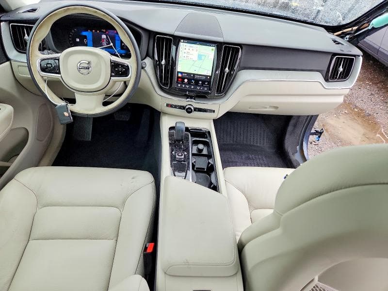 2024 VOLVO XC60 PLUS 8
