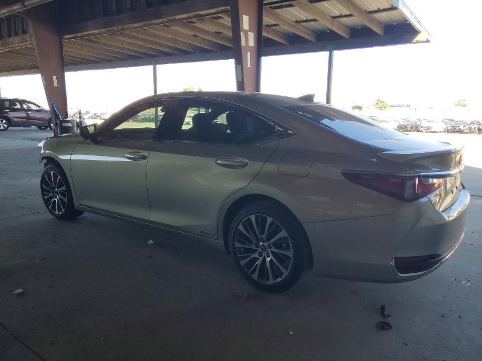 2019 LEXUS ES 300H 2