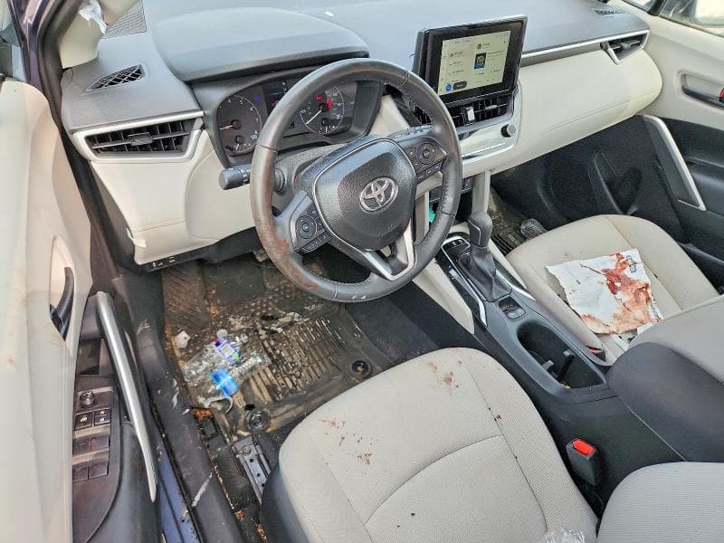 2025 TOYOTA COROLLA CROSS LE 8
