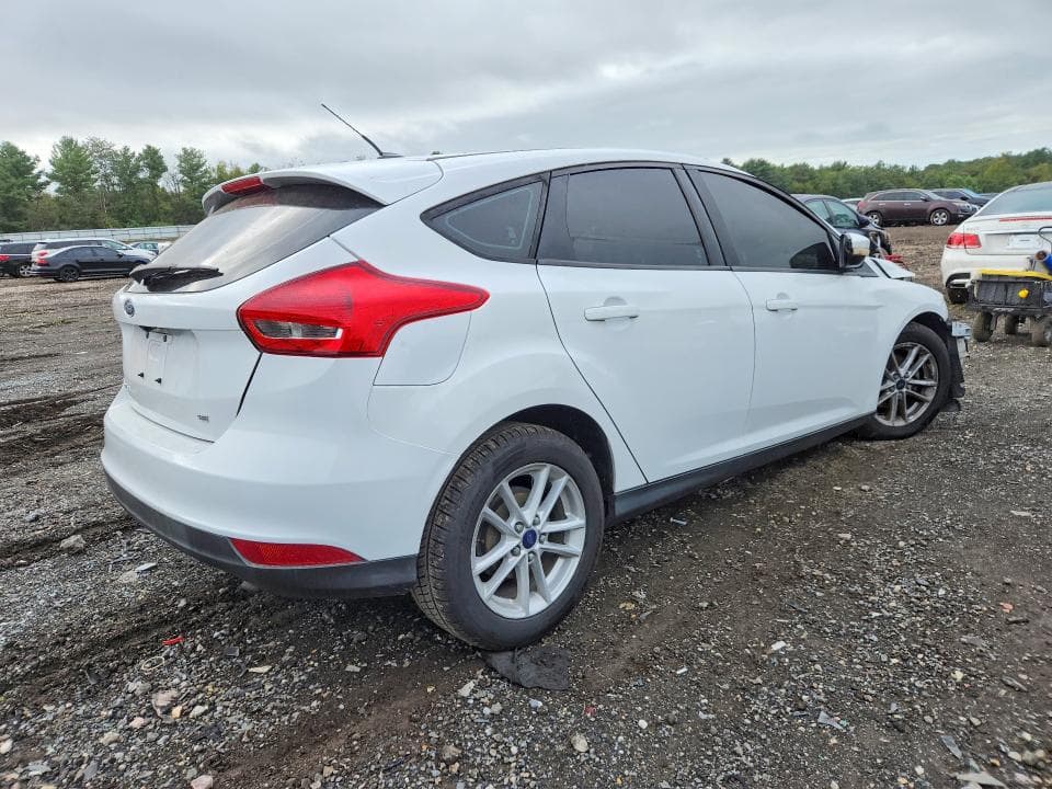 2017 FORD FOCUS SE 3