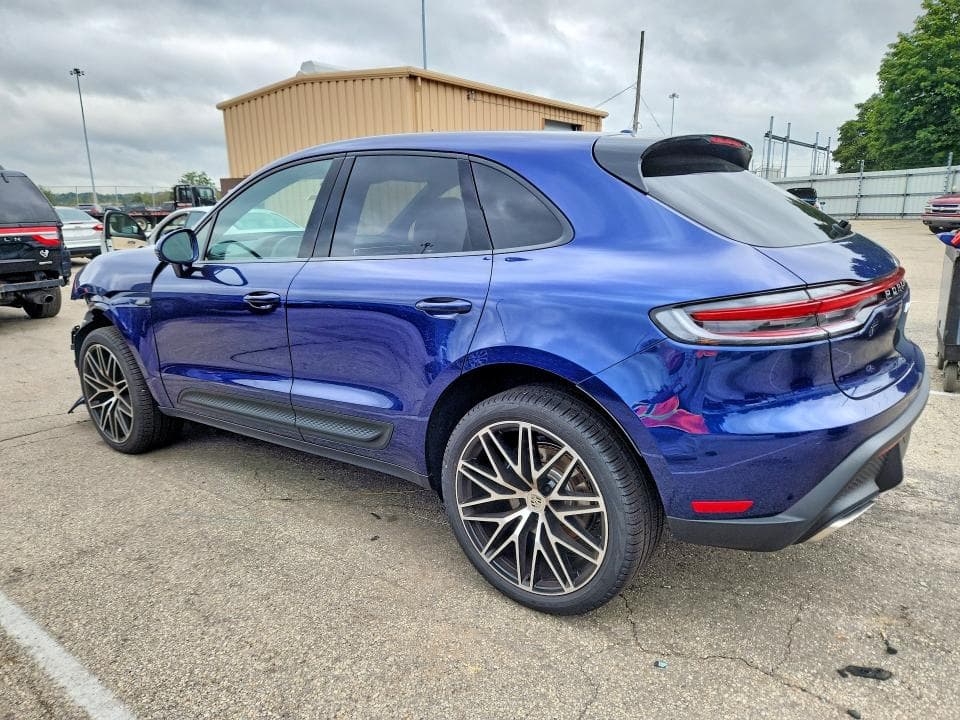 2026 PORSCHE MACAN BASE 2