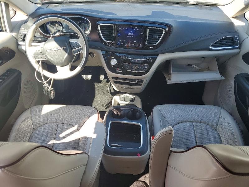 2017 CHRYSLER PACIFICA LIMITED 8