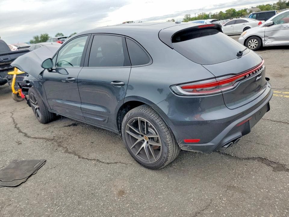 2026 PORSCHE MACAN BASE 2