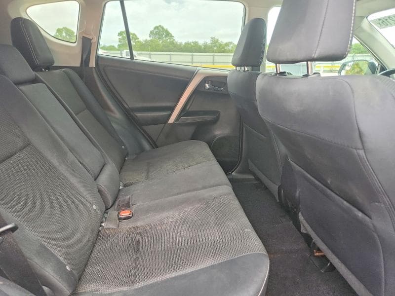 2017 TOYOTA RAV4 XLE 10