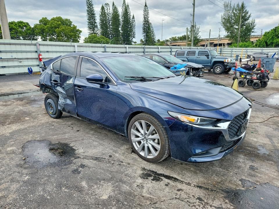 2023 MAZDA 3 SELECT 4