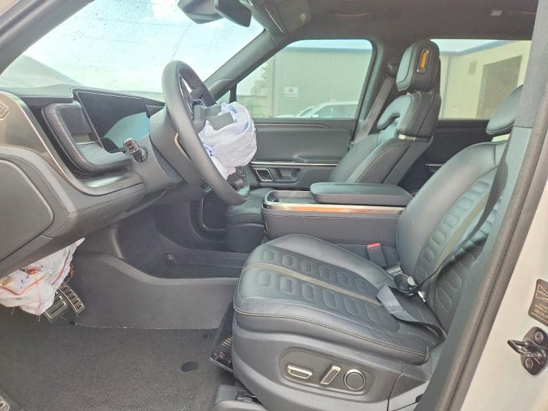 2023 RIVIAN R1S LAUNCH EDITION 7
