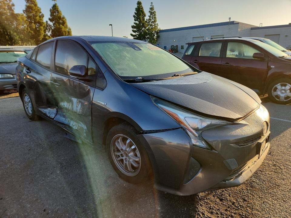 2017 TOYOTA PRIUS TWO 4