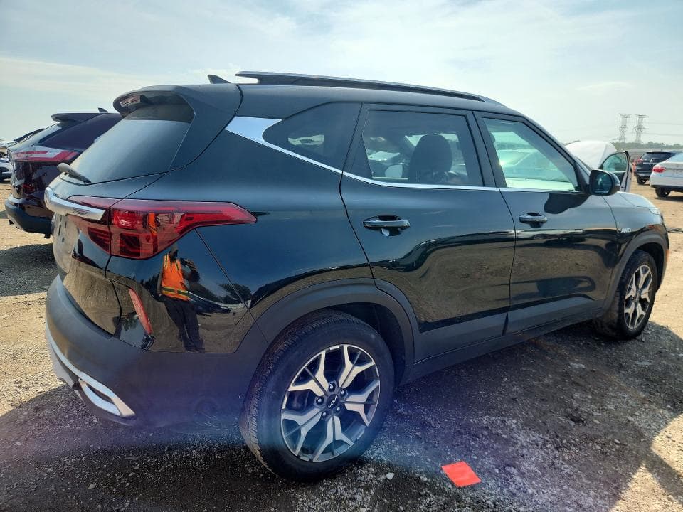 2023 KIA SELTOS EX 3