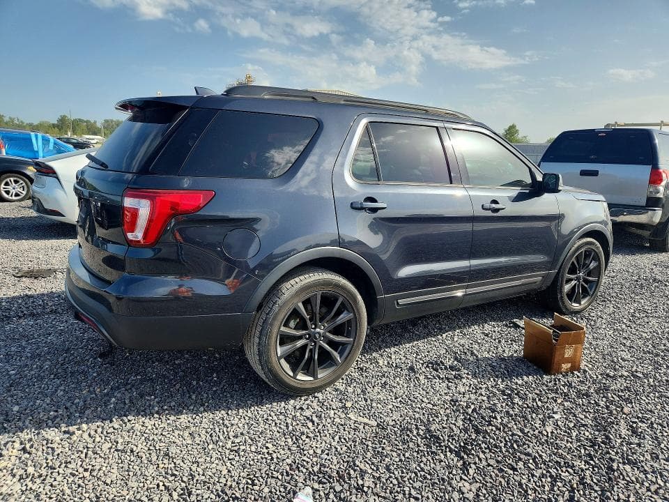 2017 FORD EXPLORER XLT 3