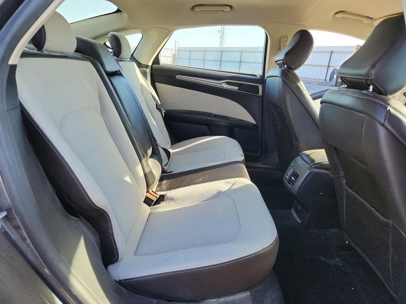 2020 FORD FUSION SE 10