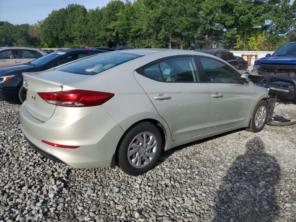 2018 HYUNDAI ELANTRA SE 3