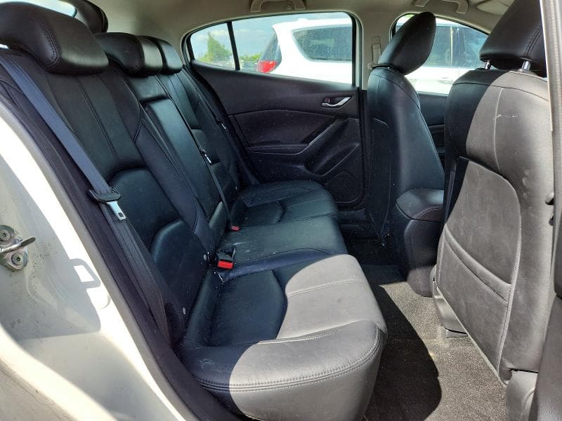 2018 MAZDA 3 TOURING 10