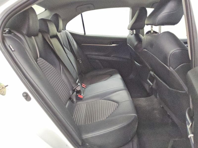 2020 TOYOTA CAMRY SE 10