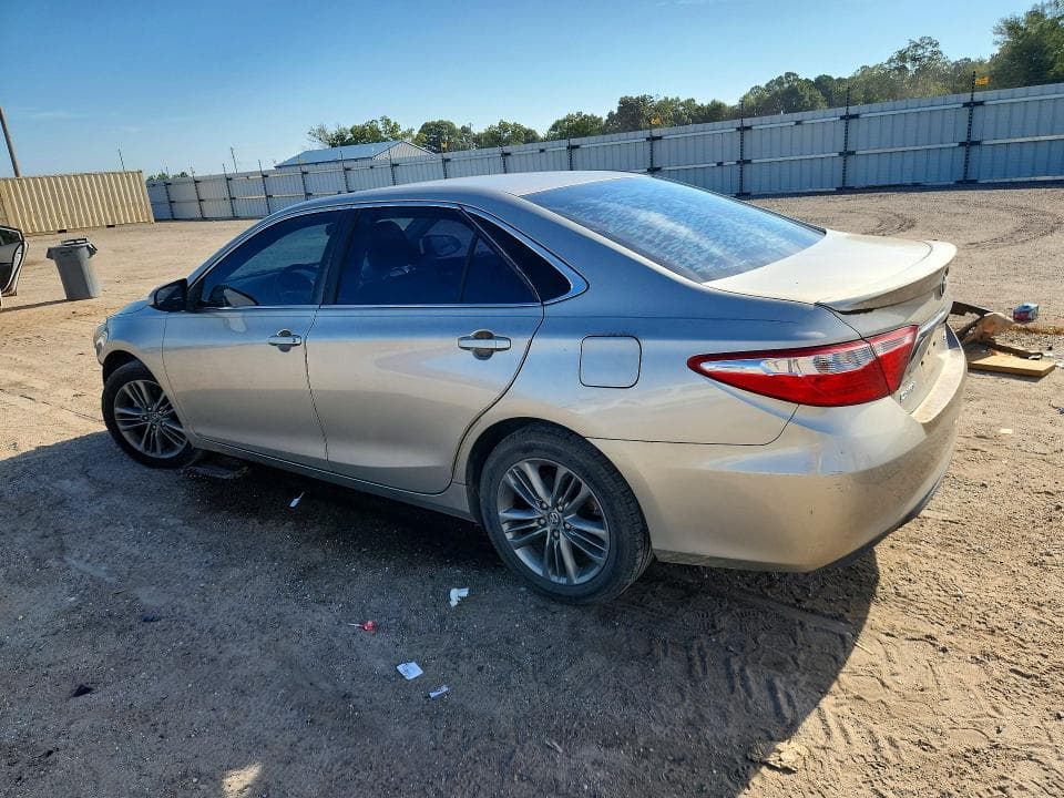 2017 TOYOTA CAMRY SE 2