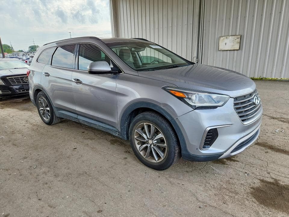 2017 HYUNDAI SANTA FE SE 4