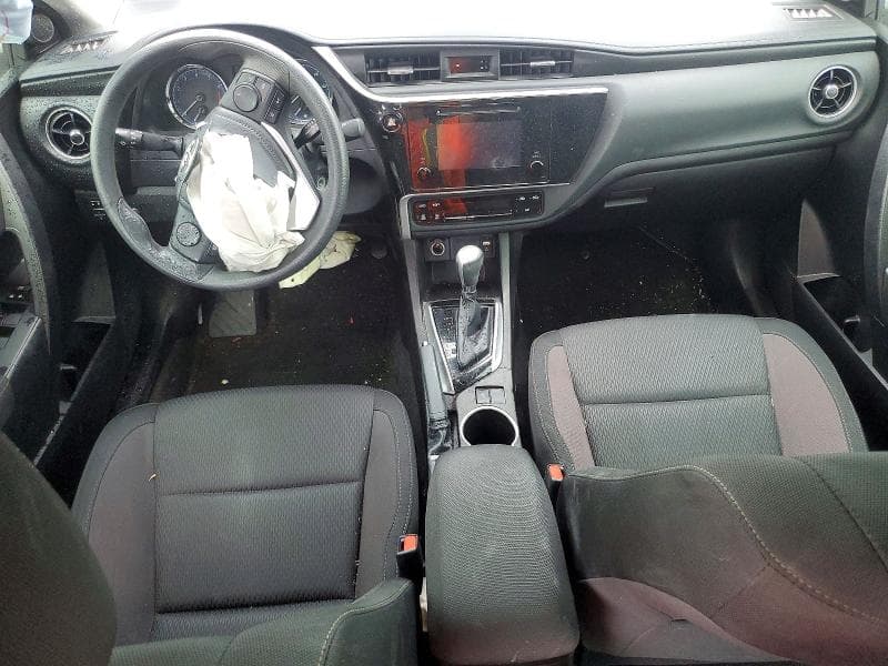 2019 TOYOTA COROLLA LE 8