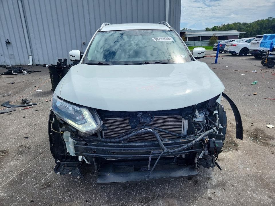 2017 NISSAN ROGUE SV 5