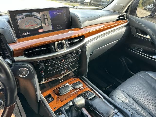 2018 LEXUS LX 570 11