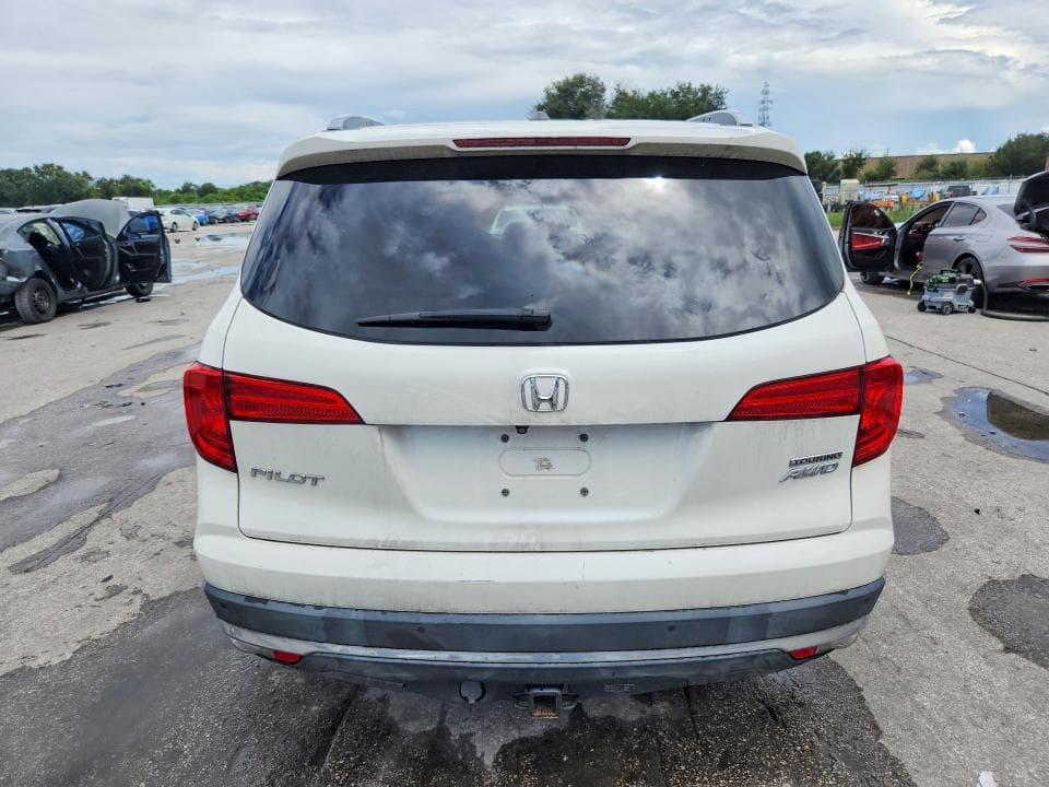2018 HONDA PILOT TOURING 6