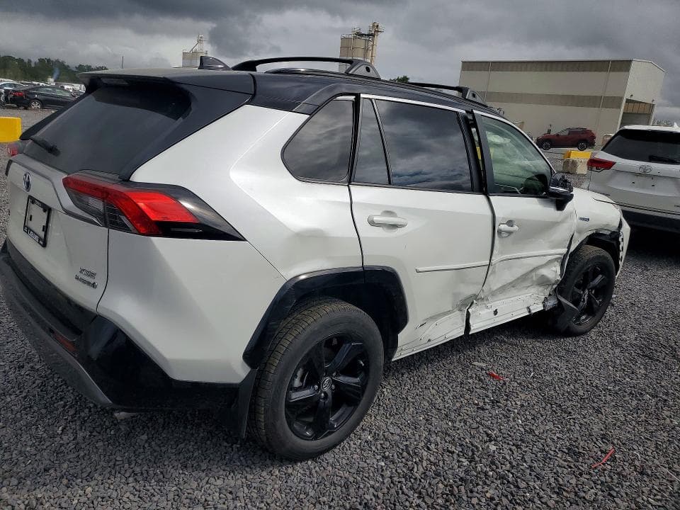 2019 TOYOTA RAV4 XSE 3